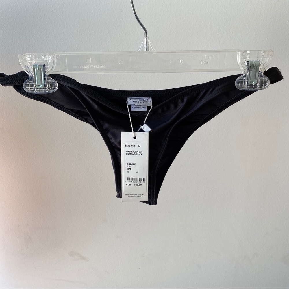 BIKINI BOTTOM.